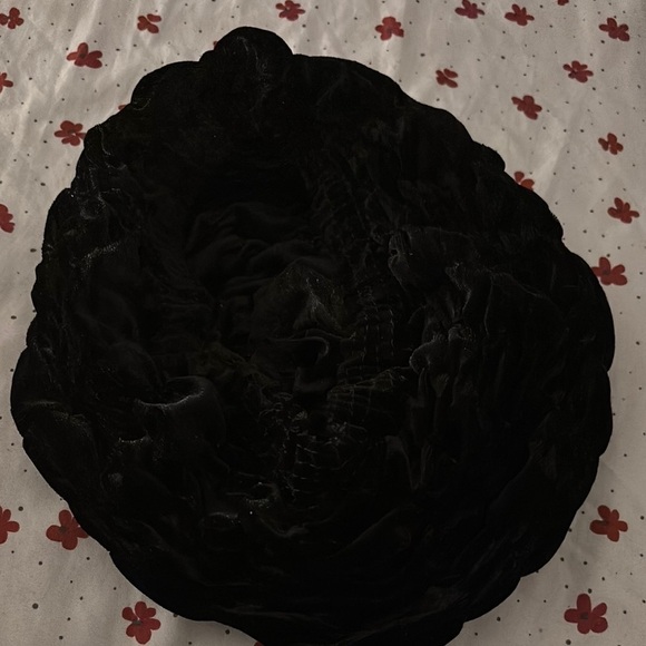 Black Velvet Scrunchie bonnet Cap - Picture 4 of 5